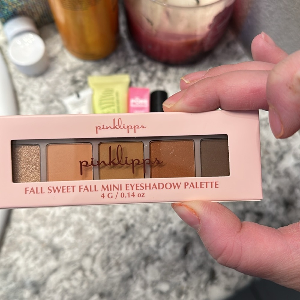 Makeup Bundle - Picture 3 of 5